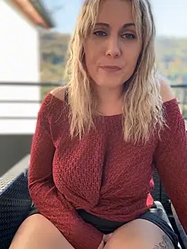 Snapshot of Leanymphoo chatting on 10/13/25, 12:49 Leanymphoo online show from 10/13/25, 12:49