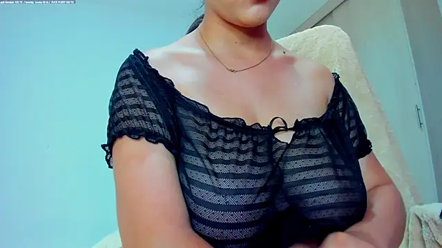 monica little23 online show from 04/20/26, 08:43