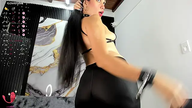 Snapshot of criss_21_ chatting on 03/19/25, 02:16 criss 21 online show from 03/19/25, 02:16