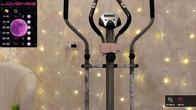 Snapshot of EvaSileZ chatting on 03/07/25, 06:24 EvaSileZ online show from 03/07/25, 06:24