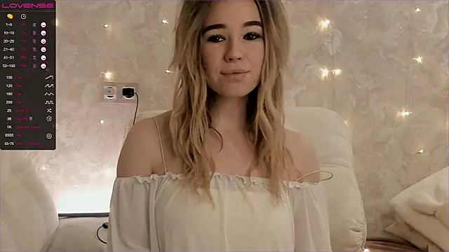 Snapshot of EvaSileZ chatting on 10/22/25, 05:08 EvaSileZ online show from 10/22/25, 05:08