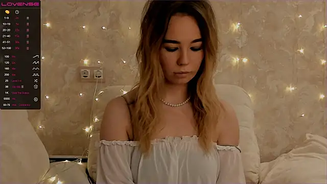 Snapshot of EvaSileZ chatting on 10/23/25, 04:50 EvaSileZ online show from 10/23/25, 04:50