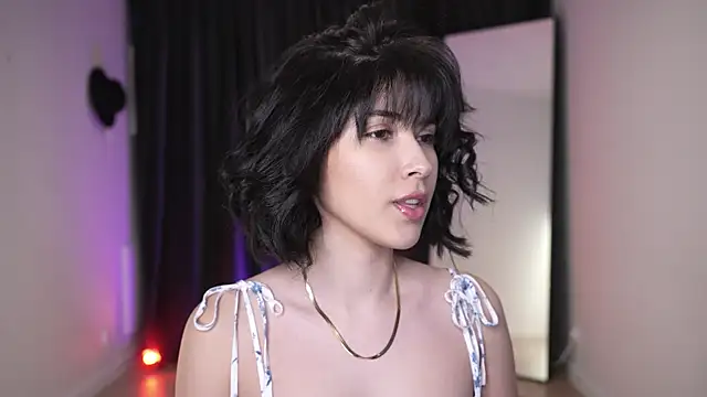 Snapshot of anniehillofficial chatting on 02/28/25, 08:18 anniehillofficial online show from 02/28/25, 08:18