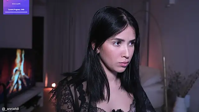 Snapshot of anniehillofficial chatting on 10/03/25, 09:01 anniehillofficial online show from 10/03/25, 09:01