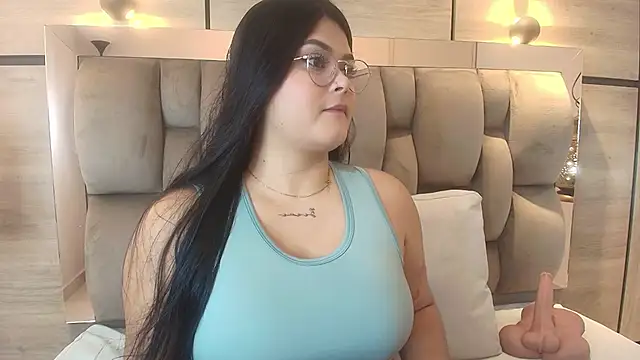 Snapshot of im_mou_ chatting on 11/27/25, 12:07 im mou online show from 11/27/25, 12:07