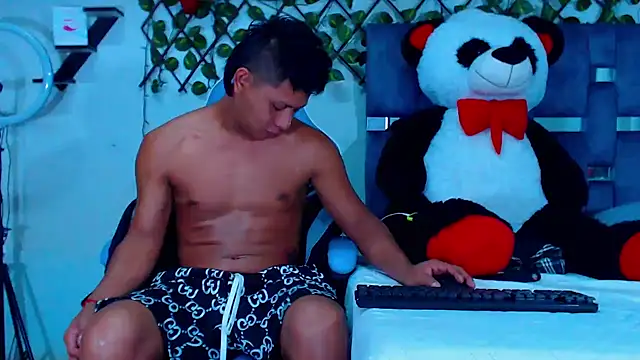 Hakim prettynigg online show from 11/07/25, 03:45