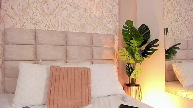 Gaia Stone online show from 04/23/26, 12:29