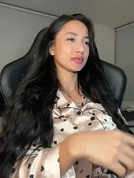 EvaMoet online show from 12/06/24, 08:05