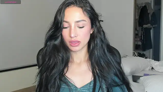 EvaMoet online show from 03/06/25, 06:41