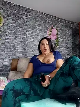 Snapshot of Danna_Paolaa_ chatting on 02/05/25, 06:46 Danna Paolaa online show from 02/05/25, 06:46