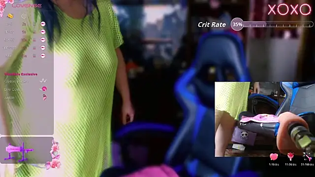 Snapshot of LeonaHarrison chatting on 10/27/25, 11:52 LeonaHarrison online show from 10/27/25, 11:52