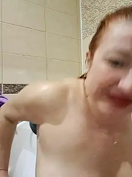 Snapshot of KiraXTender chatting on 02/14/25, 02:28 KiraXTender online show from 02/14/25, 02:28