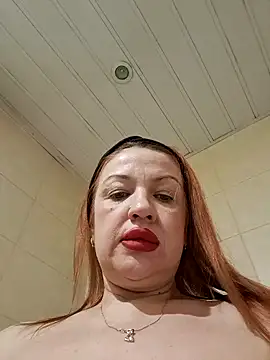 Snapshot of KiraXTender chatting on 03/18/25, 06:25 KiraXTender online show from 03/18/25, 06:25