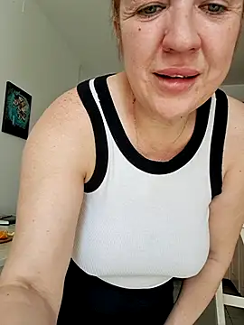 KiraXTender online show from 04/06/26, 03:26