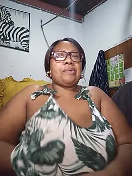Snapshot of YELLOW_BONE chatting on 07/23/26, 08:40 YELLOW BONE online show from 07/23/26, 08:40
