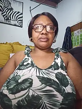 Snapshot of YELLOW_BONE chatting on 07/24/26, 08:51 YELLOW BONE online show from 07/24/26, 08:51
