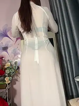 Hoa Bimup online show from 11/18/25, 08:46