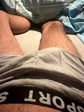 Snapshot of spritzerboy23 chatting on 01/13/26, 01:00 spritzerboy23 online show from 01/13/26, 01:00