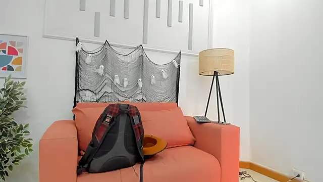 veronica salas online show from 10/31/25, 09:05