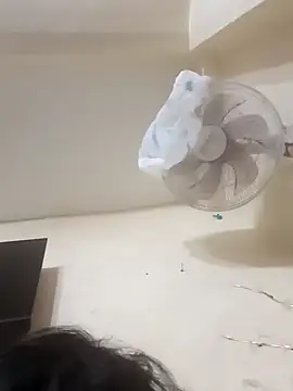 Snapshot of xxmoxxx chatting on 12/21/24, 08:43 xxmoxxx online show from 12/21/24, 08:43