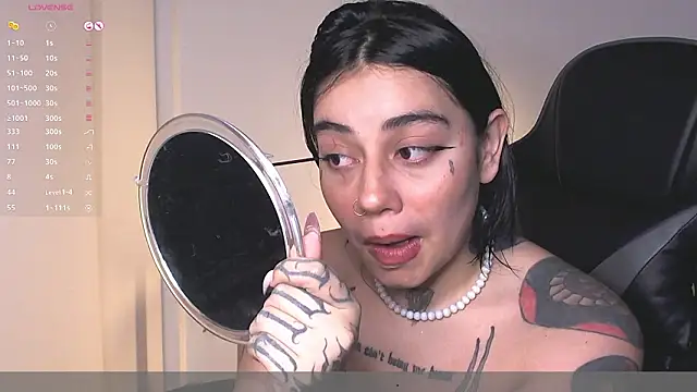 Snapshot of val_bardot chatting on 02/18/26, 07:04 val bardot online show from 02/18/26, 07:04