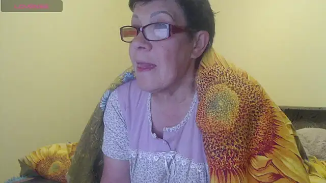 Snapshot of Sandra_Carina chatting on 05/04/26, 04:41 Sandra Carina online show from 05/04/26, 04:41