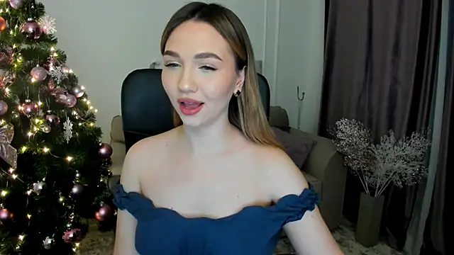 Snapshot of GracefulLook chatting on 12/28/24, 04:30 GracefulLook online show from 12/28/24, 04:30