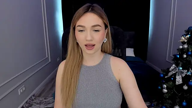 Snapshot of GracefulLook chatting on 12/30/24, 12:31 GracefulLook online show from 12/30/24, 12:31