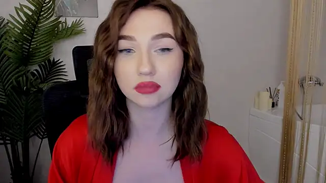 Snapshot of GracefulLook chatting on 02/15/25, 01:42 GracefulLook online show from 02/15/25, 01:42