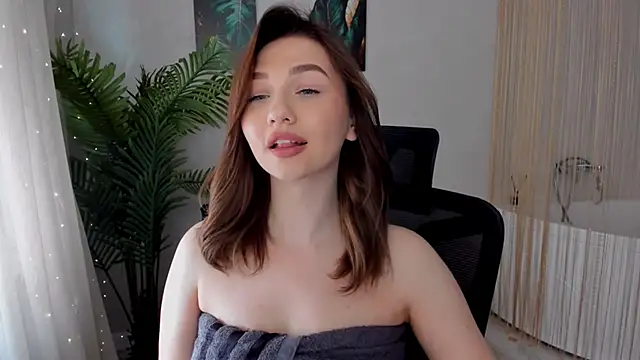 GracefulLook online show from 02/28/25, 06:54