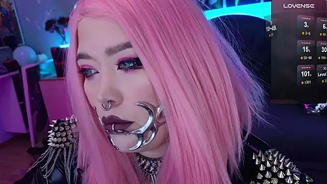 Snapshot of wickedxqueen chatting on 12/11/24, 04:49 wickedxqueen online show from 12/11/24, 04:49