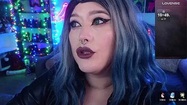 Snapshot of wickedxqueen chatting on 12/18/24, 05:04 wickedxqueen online show from 12/18/24, 05:04