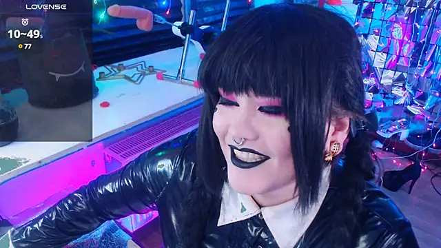 Snapshot of wickedxqueen chatting on 02/04/25, 04:48 wickedxqueen online show from 02/04/25, 04:48