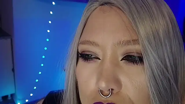 Snapshot of wickedxqueen chatting on 11/02/25, 10:34 wickedxqueen online show from 11/02/25, 10:34