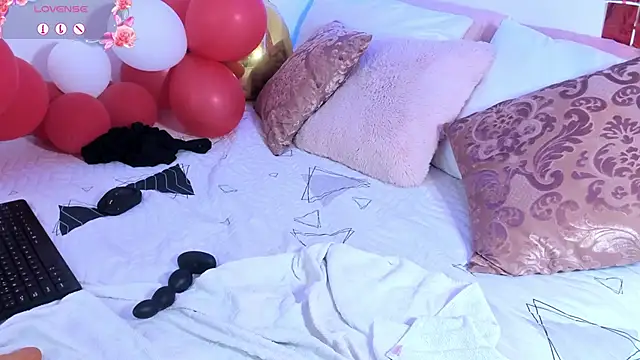 Estrella Duran online show from 02/15/25, 01:53