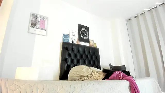 JohanyLatino online show from 01/24/25, 06:04