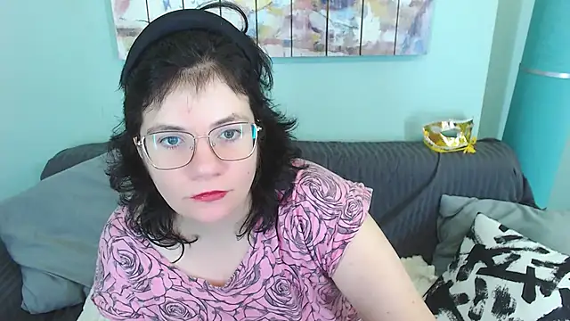 Snapshot of EverlyRays chatting on 01/15/25, 09:56 EverlyRays online show from 01/15/25, 09:56