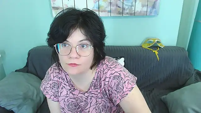 Snapshot of EverlyRays chatting on 02/20/25, 10:37 EverlyRays online show from 02/20/25, 10:37