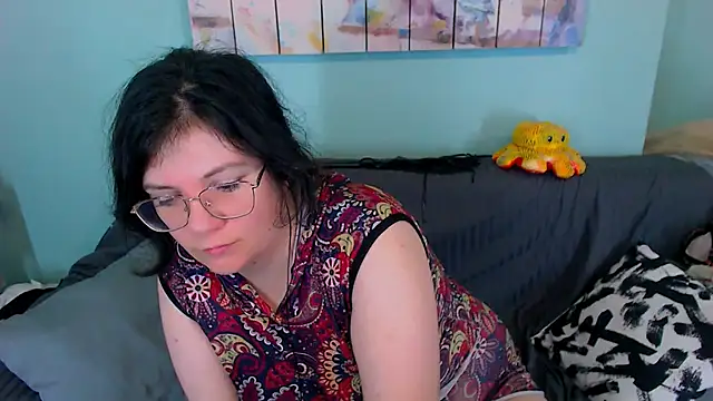 Snapshot of EverlyRays chatting on 05/16/26, 10:47 EverlyRays online show from 05/16/26, 10:47