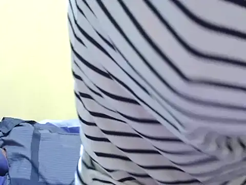 Snapshot of Smillie_prety chatting on 02/26/25, 03:10 Smillie prety online show from 02/26/25, 03:10