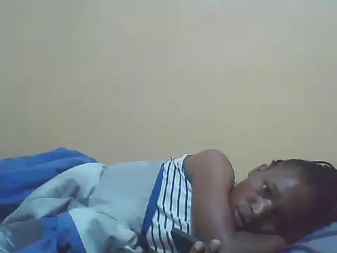 Snapshot of Smillie_prety chatting on 11/17/25, 03:45 Smillie prety online show from 11/17/25, 03:45