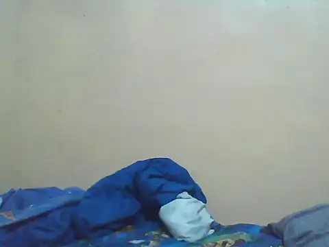 Snapshot of Smillie_prety chatting on 12/03/25, 02:41 Smillie prety online show from 12/03/25, 02:41