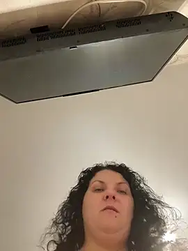 Snapshot of Taisia_W chatting on 12/17/24, 06:02 Taisia W online show from 12/17/24, 06:02