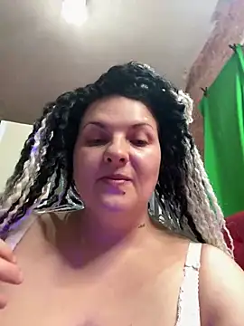 Snapshot of Taisia_W chatting on 02/14/25, 04:20 Taisia W online show from 02/14/25, 04:20