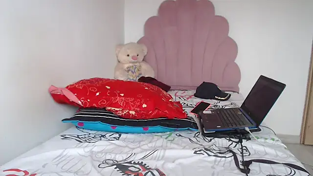 lady hot2xx online show from 11/04/25, 04:28