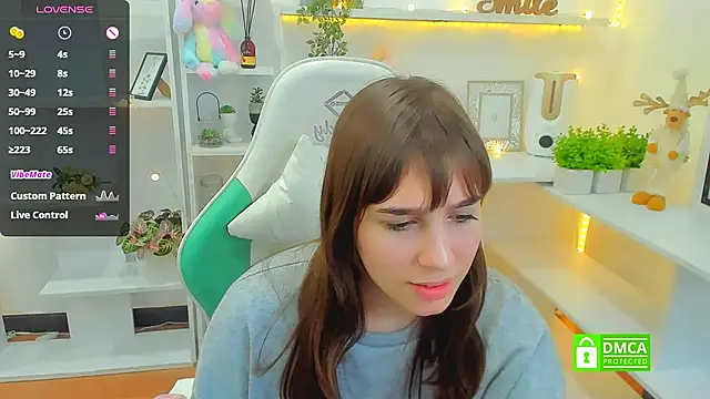  Eliizabeth  online show from 02/02/25, 04:05