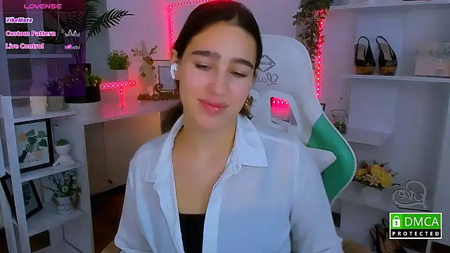  Eliizabeth  online show from 12/19/25, 10:17