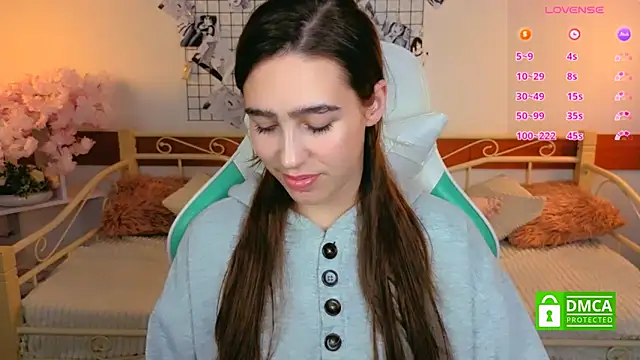  Eliizabeth  online show from 03/16/26, 10:25