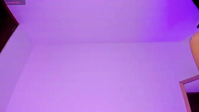 emma woods  online show from 03/10/25, 03:30