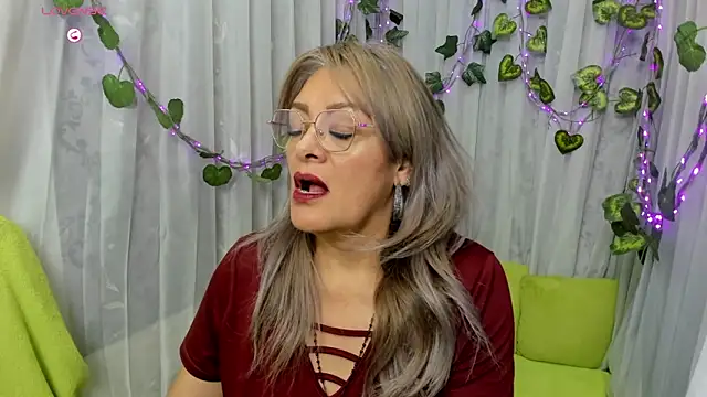 RebeccaThompson online show from 11/30/25, 05:11